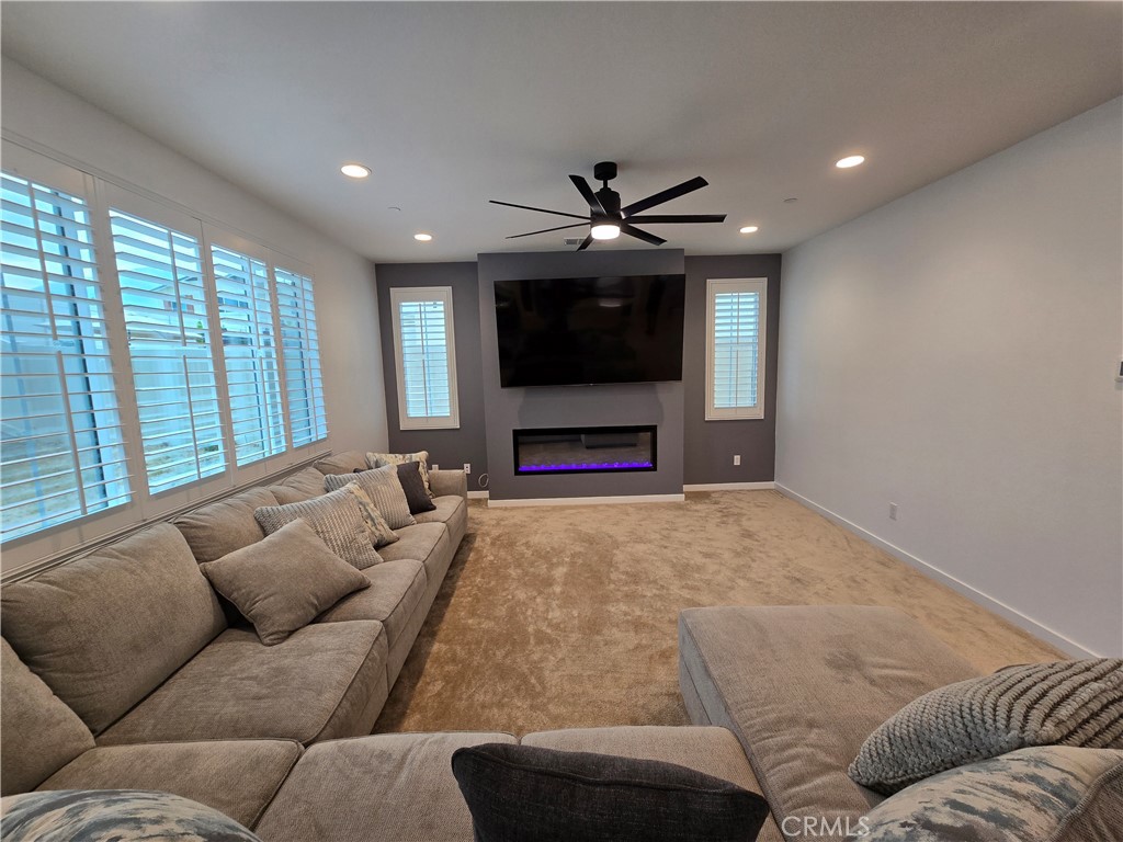 34942 S Serrano