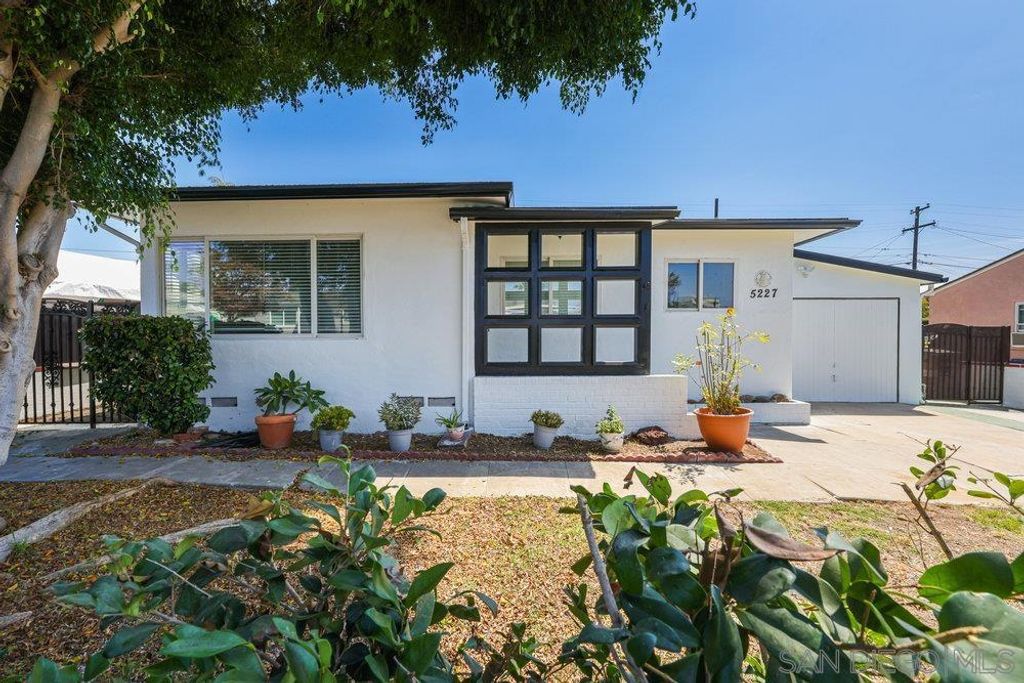 listing image 130722342465763112077