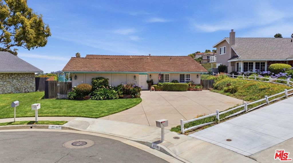27138 Diamondhead Lane
