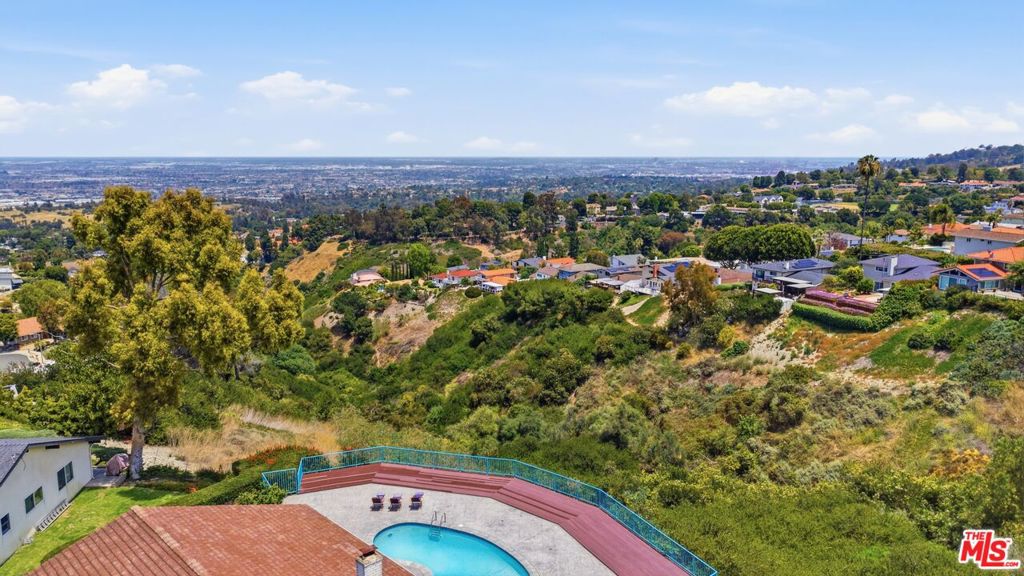 27138 E Diamondhead Lane