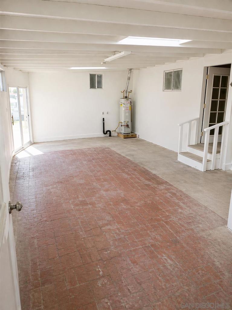 1305 Crann Ave 1-02