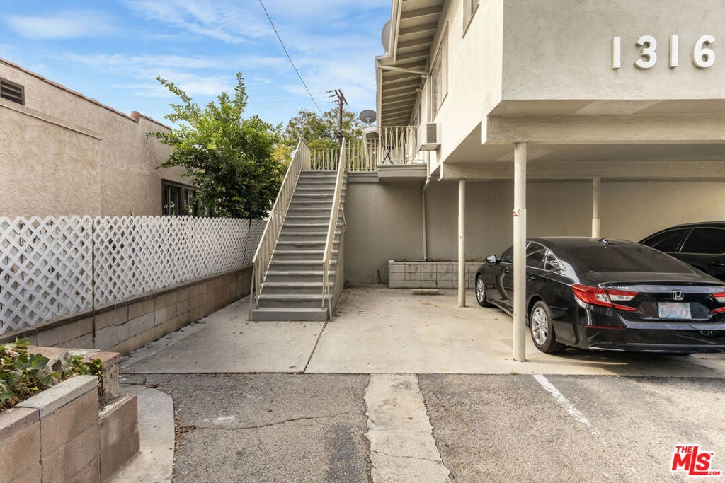1316 Barrington Way