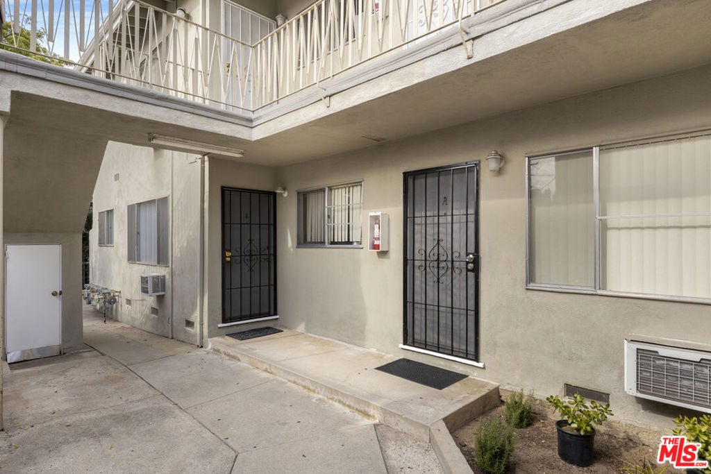 1316 Barrington Way