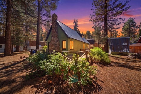 Photo of 830 E Mountain View BLVD, Big Bear City, CA 92314 (MLS # IG26204564)