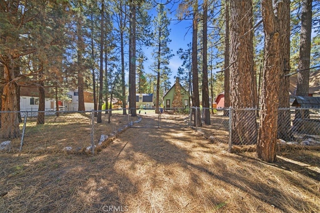 830 E Mountain View