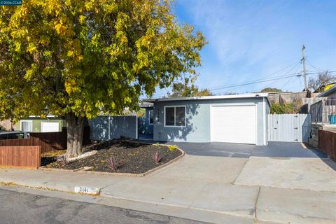 Photo of 3141 Fairmede Dr Dr, Richmond, CA 94806 (MLS # 41123354)
