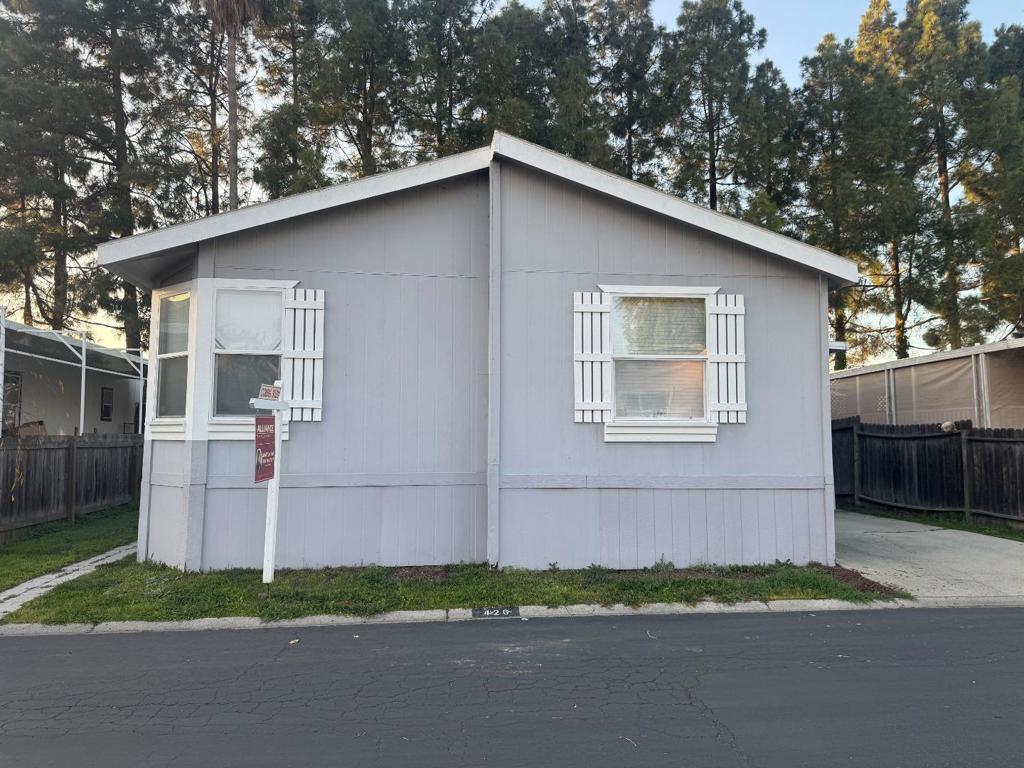 426 Shorewood Lane
