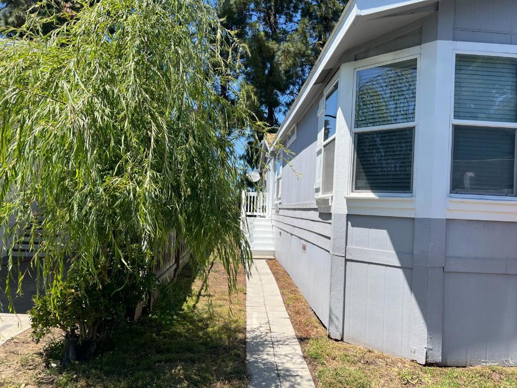 426 Shorewood Lane
