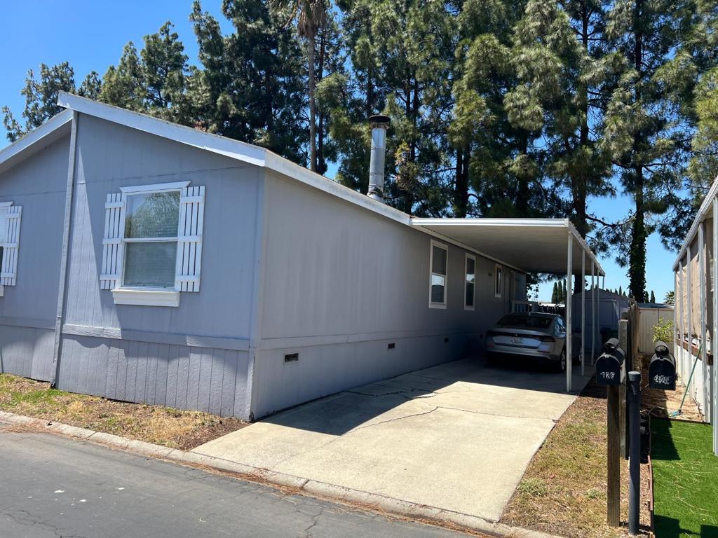 426 Shorewood Lane