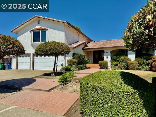 44 Dos Rios Ct