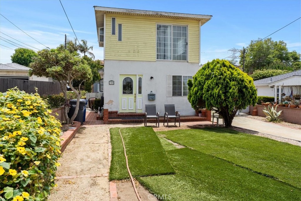 700 W Palm Avenue