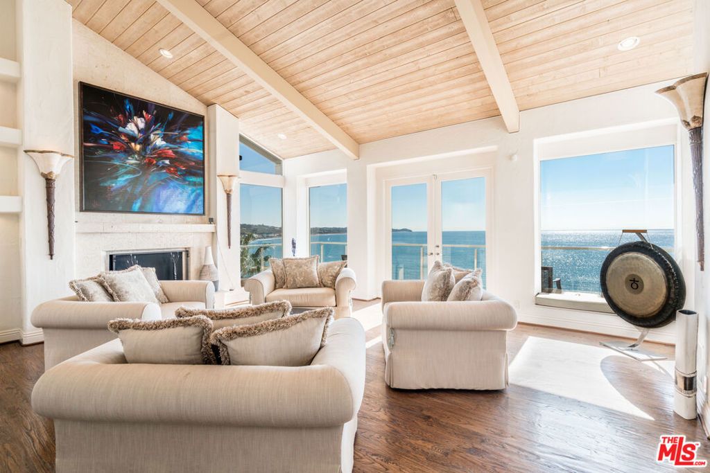 Photo of 31532 Victoria Point Road, Malibu, CA 90265 (MLS # 24456669)