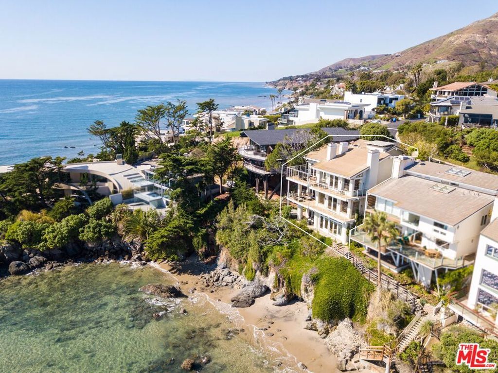 Photo of 31532 Victoria Point Road, Malibu, CA 90265 (MLS # 24456669)