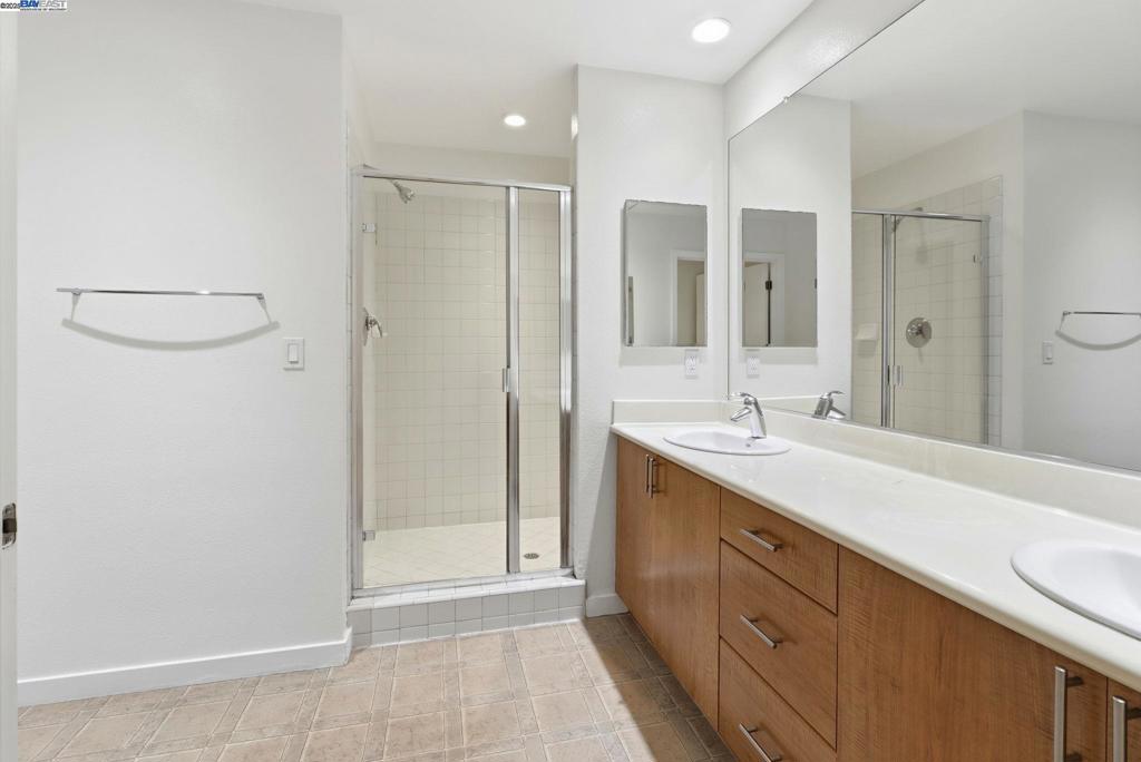 FRUITVALE AREA - Residential