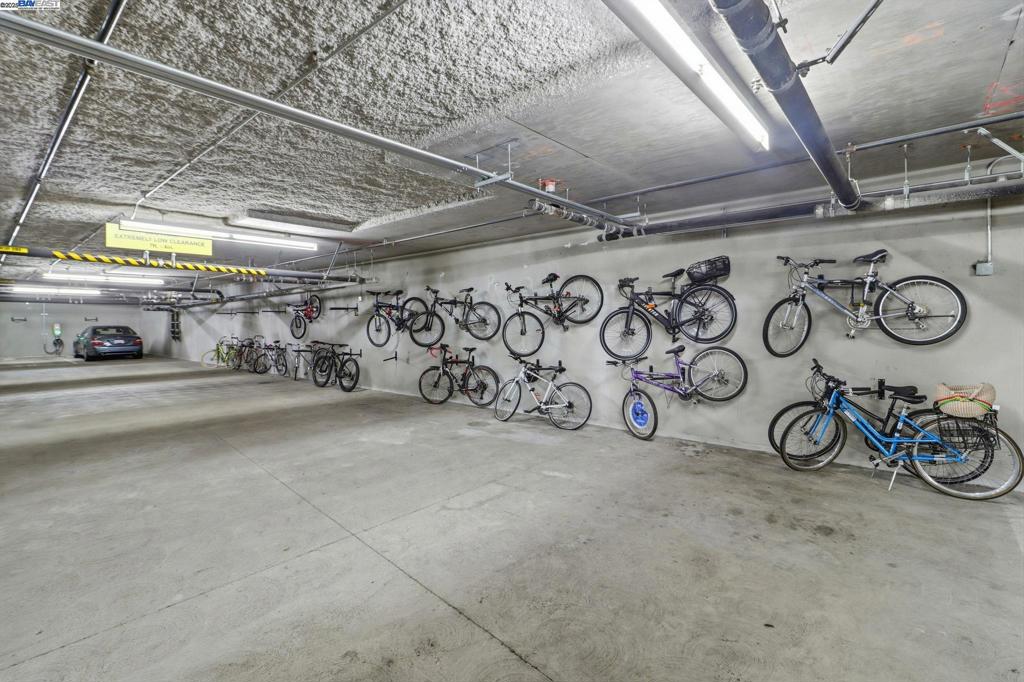 FRUITVALE AREA - Residential