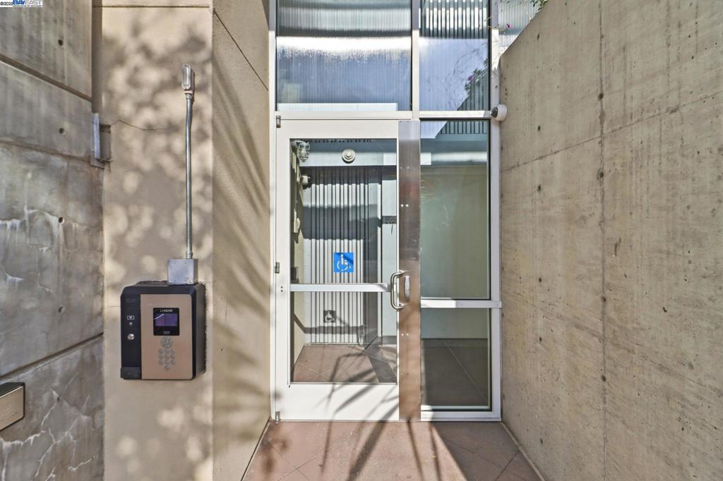 FRUITVALE AREA - Residential