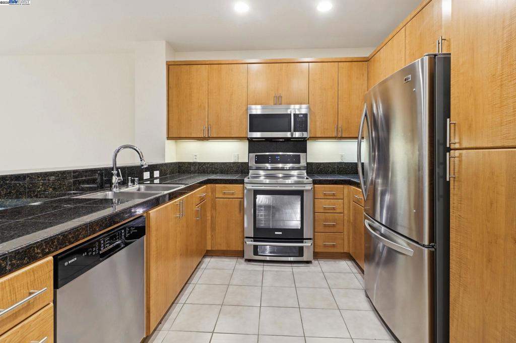 FRUITVALE AREA - Residential