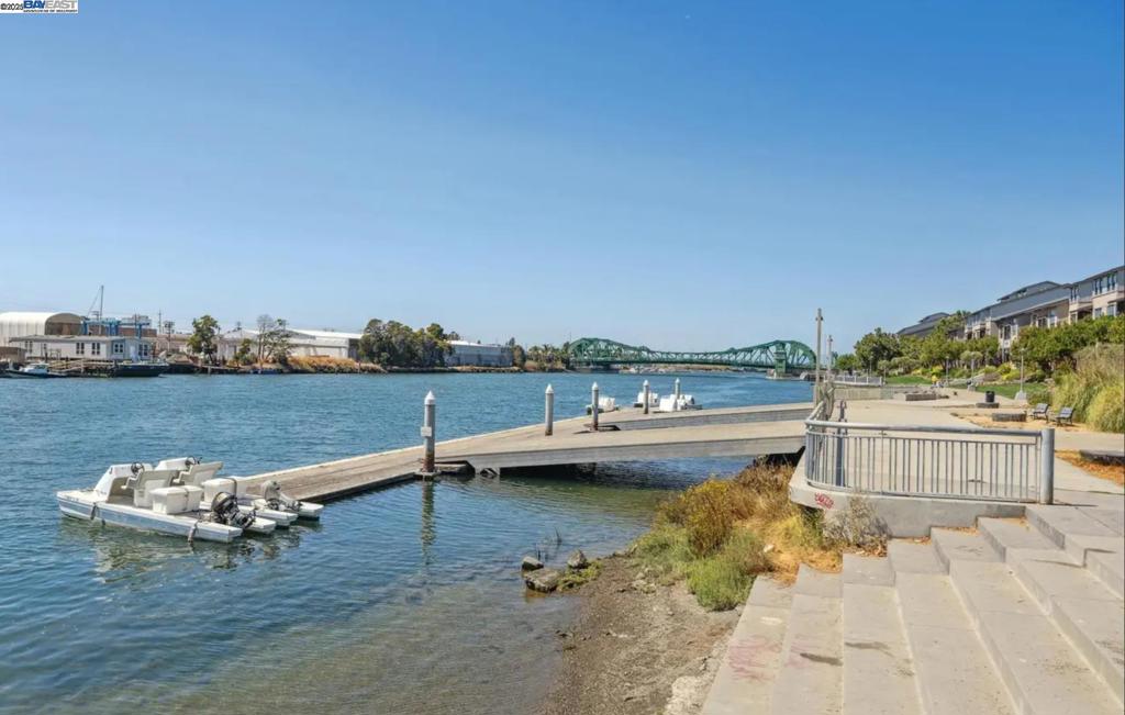 FRUITVALE AREA - Residential