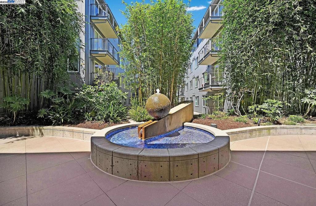 FRUITVALE AREA - Residential