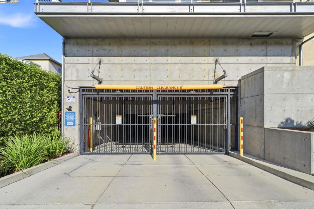 FRUITVALE AREA - Residential