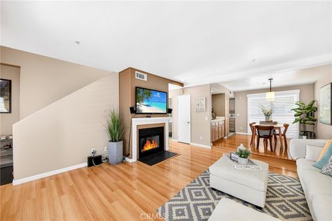 5342 Bishop Cypress CA 90630