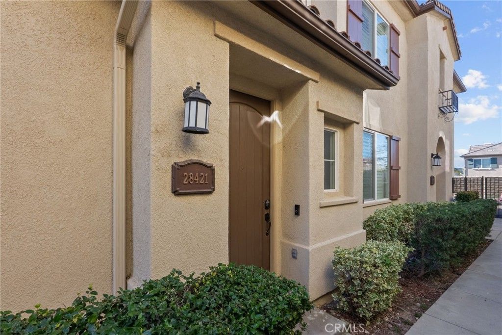 Photo of 28421 Santa Rosa Ln, Saugus, CA 91350 (MLS # CV26028915)