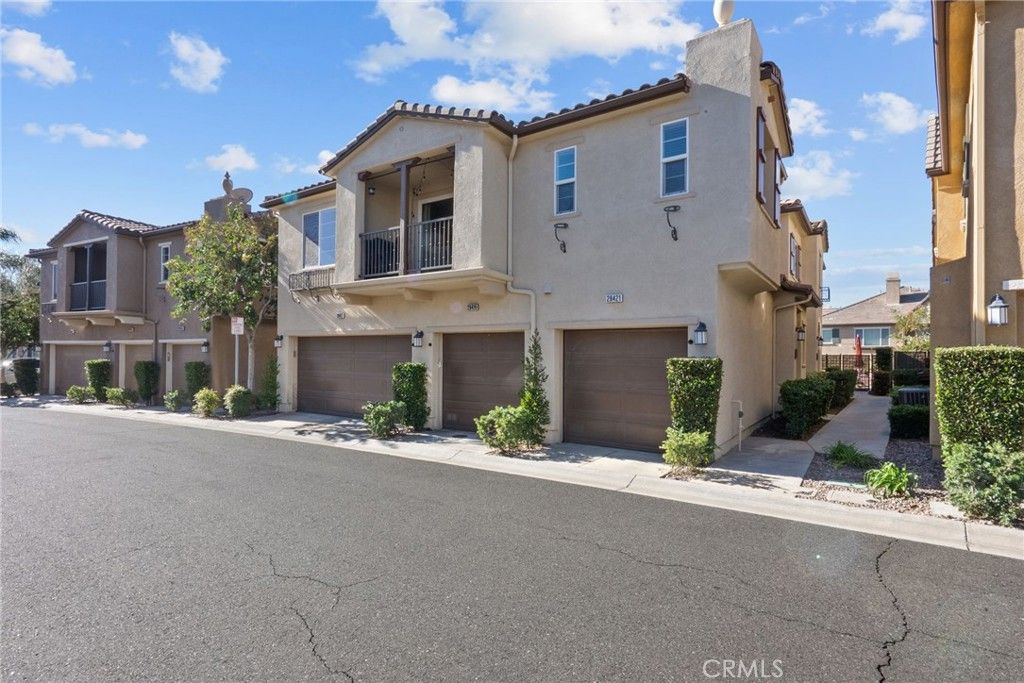 Photo of 28421 Santa Rosa Ln, Saugus, CA 91350 (MLS # CV26028915)
