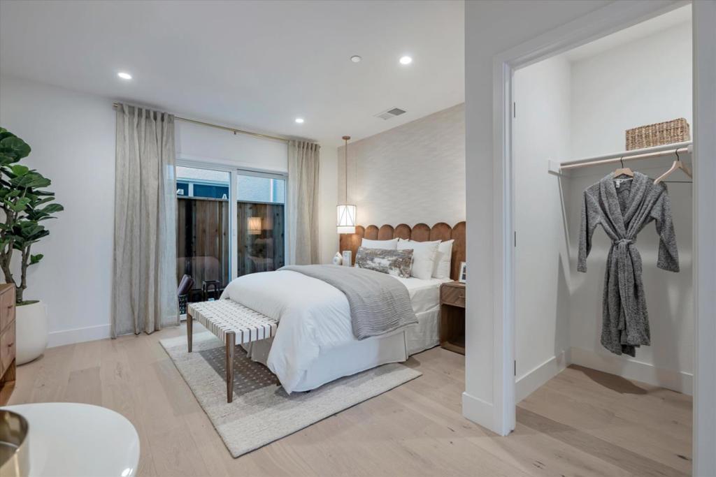 321 Isabelline Court