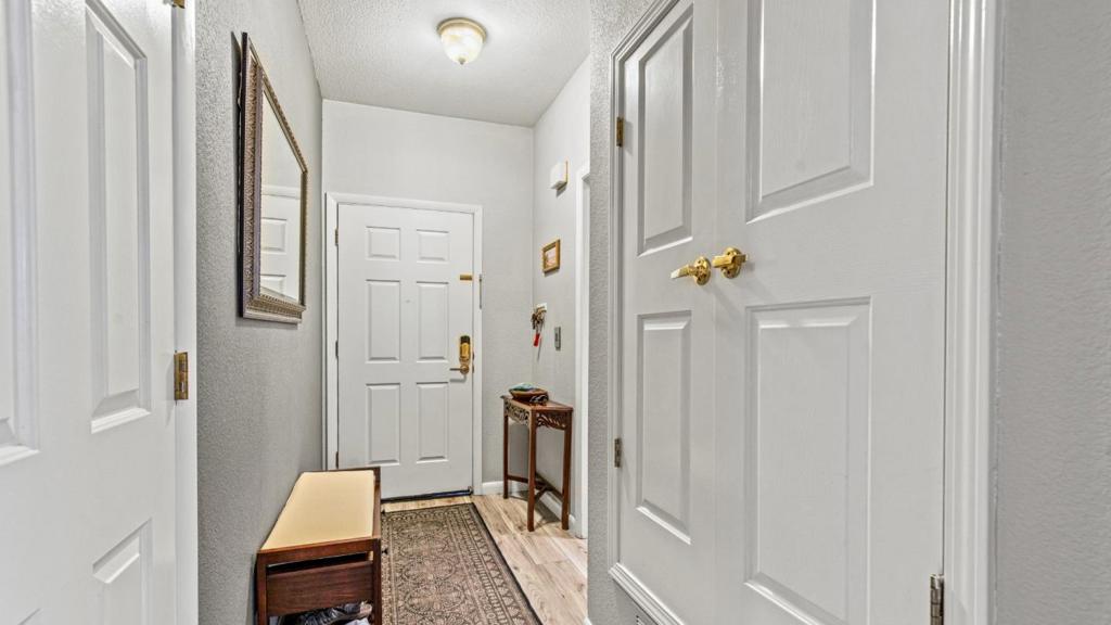 2600 Oak Road 190