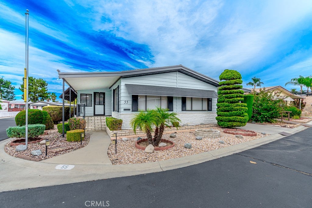 1300 W Menlo Avenue 55
