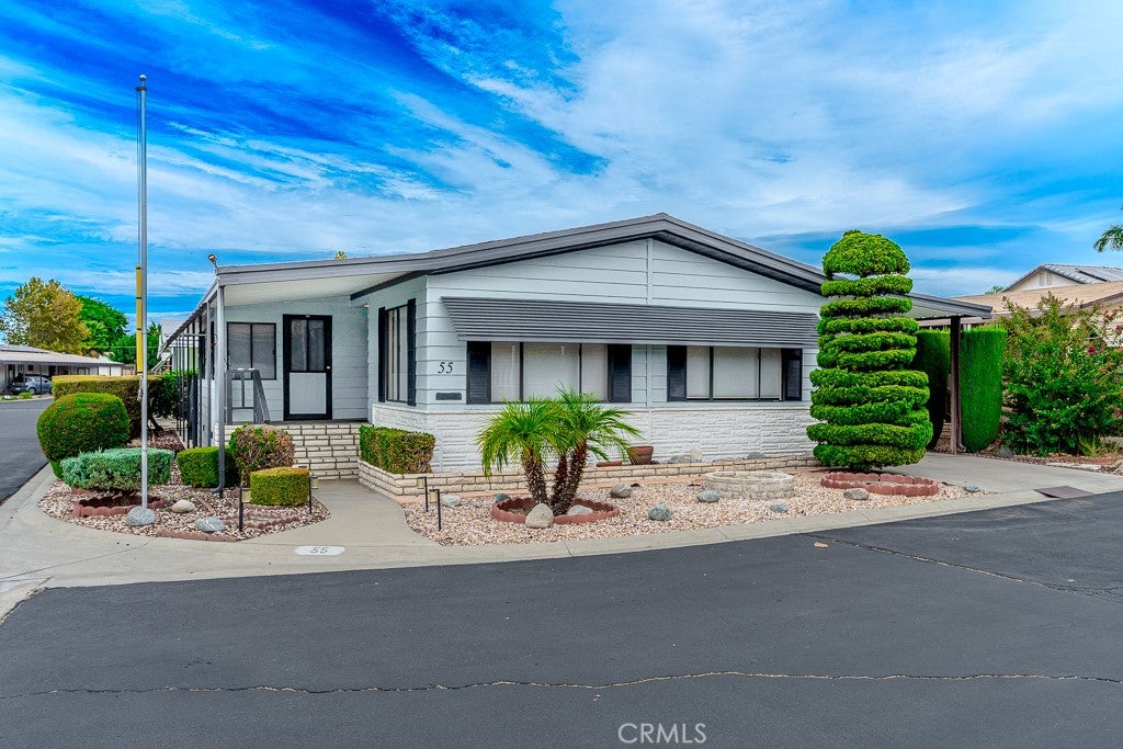 1300 W Menlo Avenue 55