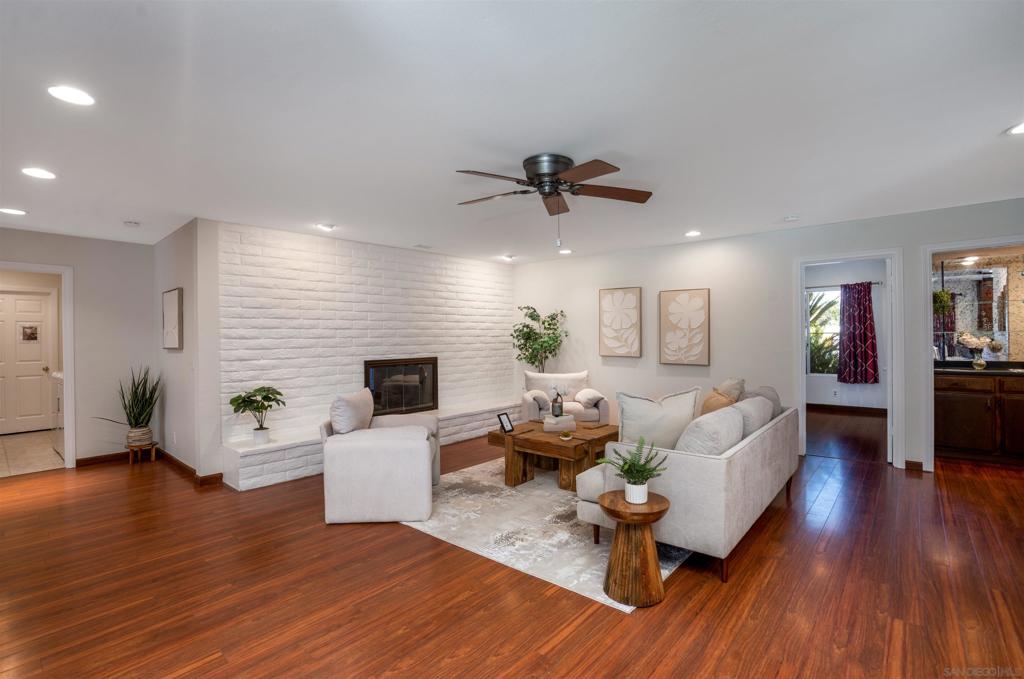 1637 Encino Dr