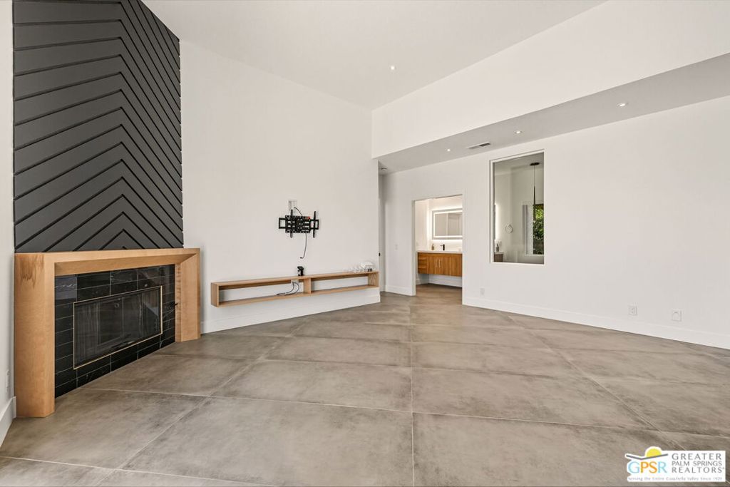 Movie Colony East - Residential
