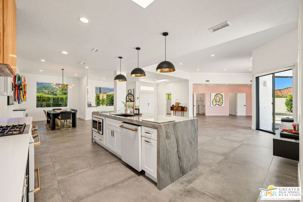 Movie Colony East - Residential