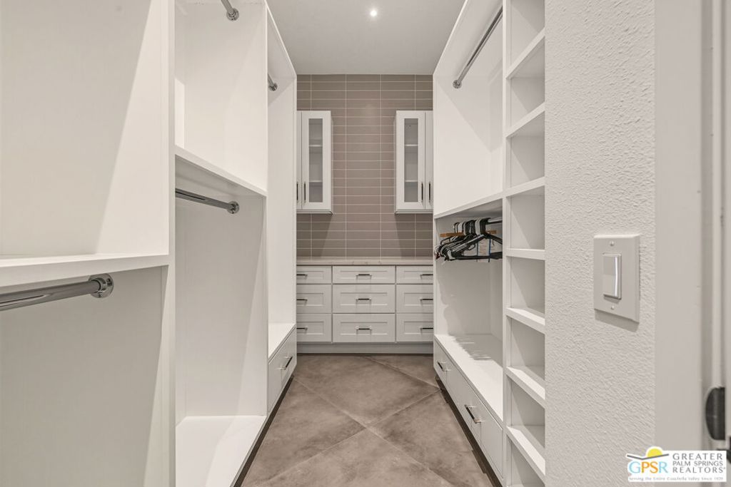 Movie Colony East - Residential