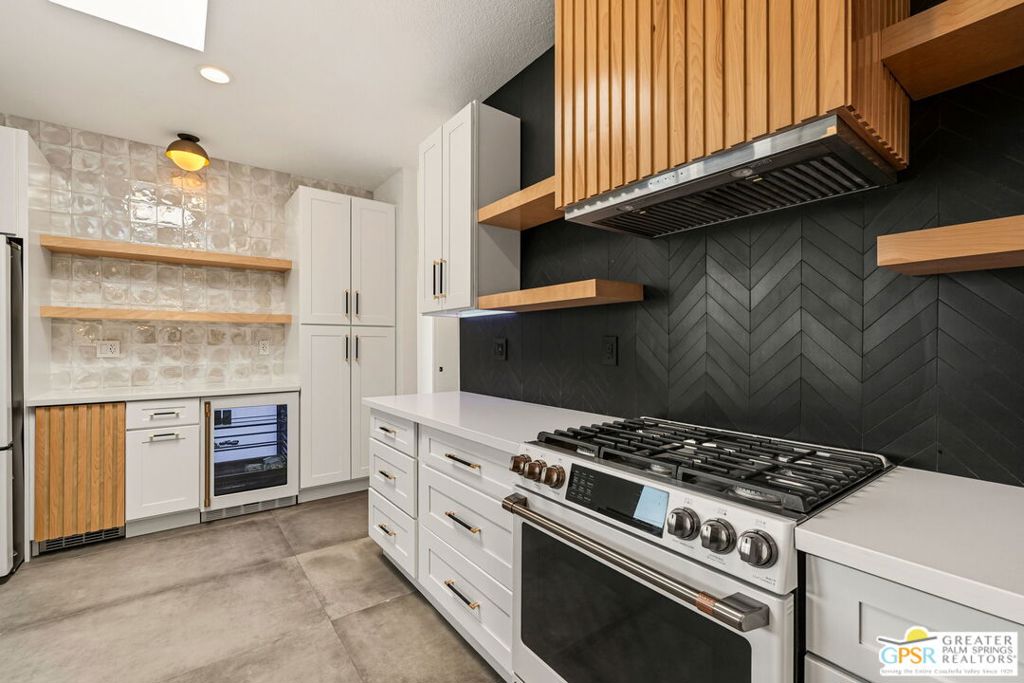 Movie Colony East - Residential