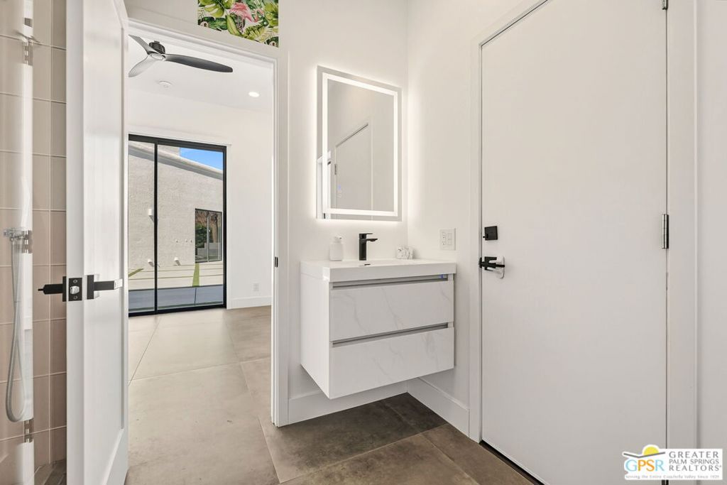 Movie Colony East - Residential