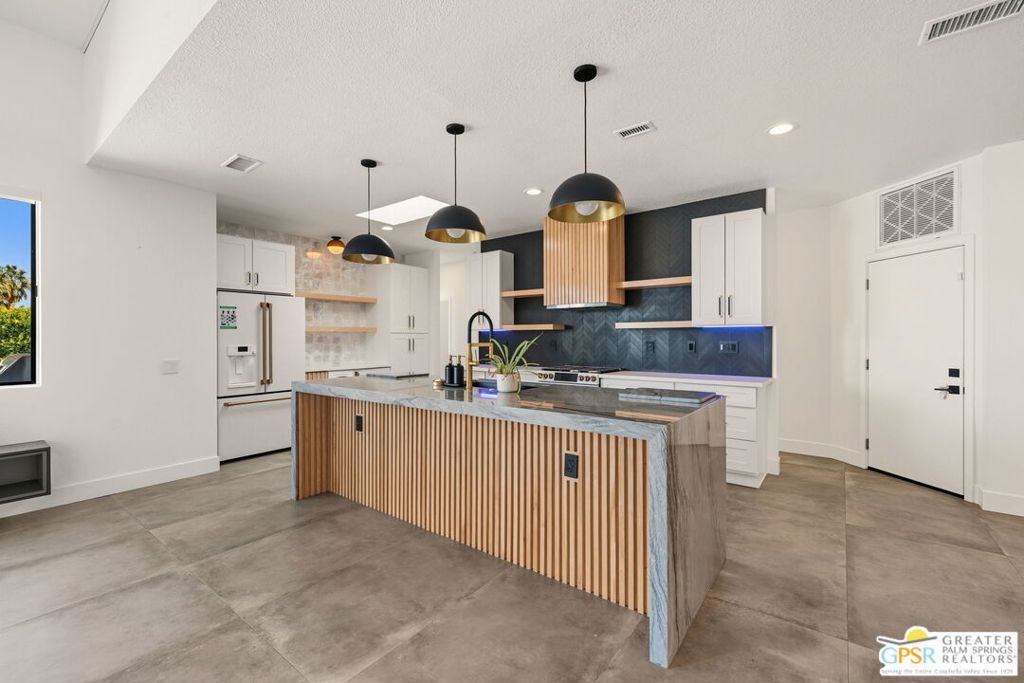 Movie Colony East - Residential