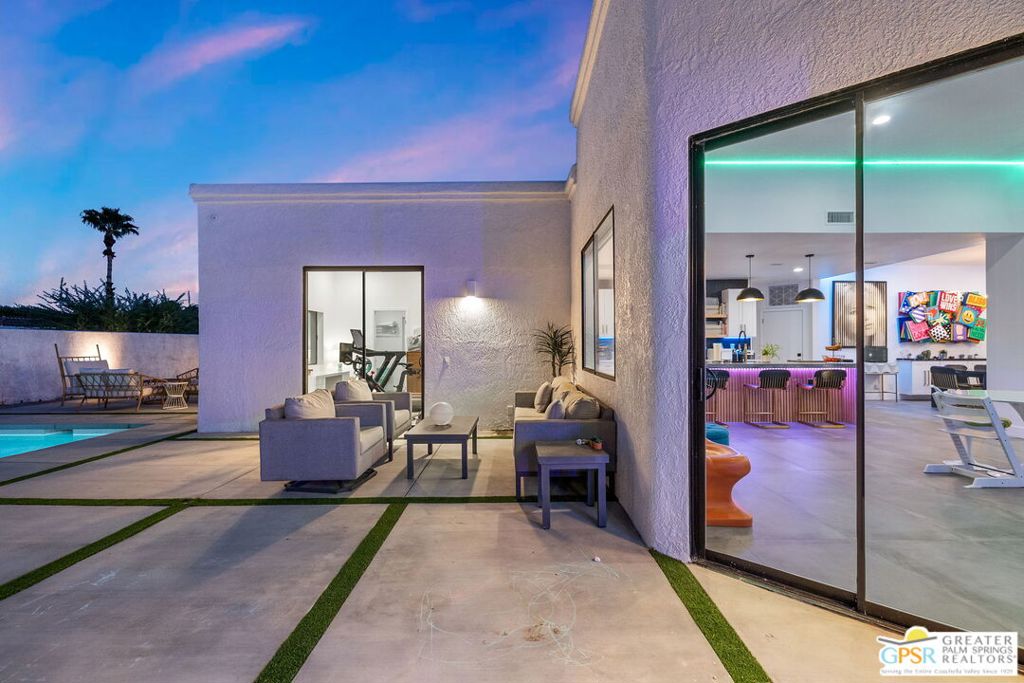 Movie Colony East - Residential