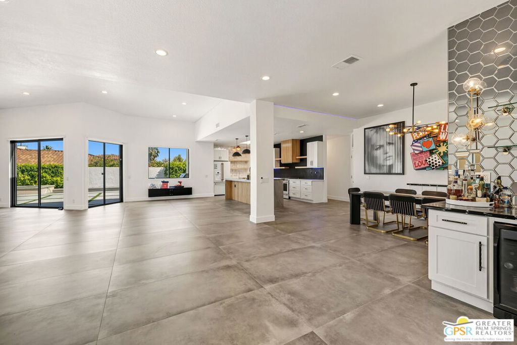 Movie Colony East - Residential