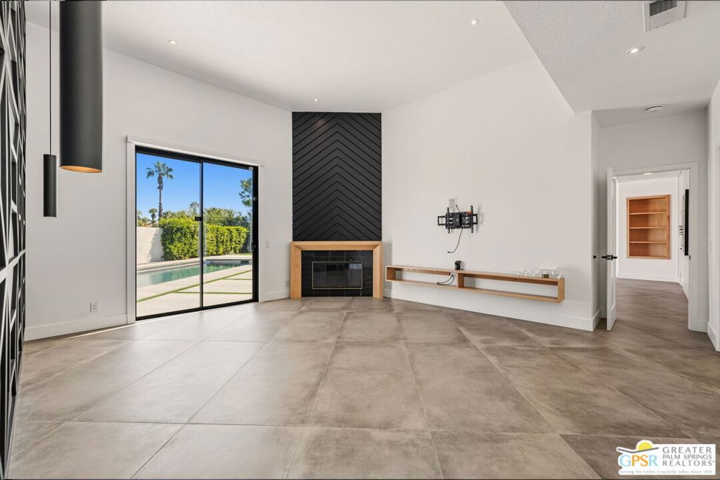 Movie Colony East - Residential