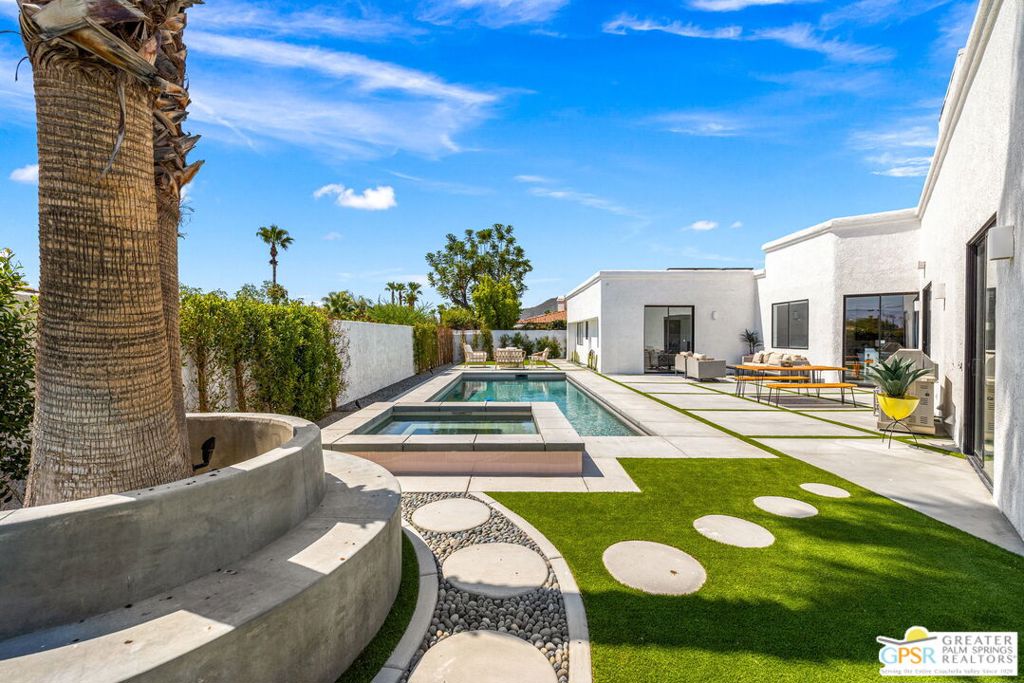 Movie Colony East - Residential