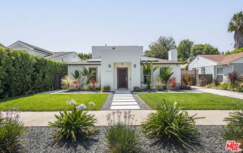 Photo of 4947 Varna Avenue, Sherman Oaks, CA 91423 (MLS # 25568455)