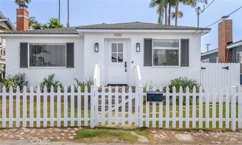 Photo of 1536 Bonnie Brae St, Hermosa Beach, CA 90254 (MLS # SB26070429)