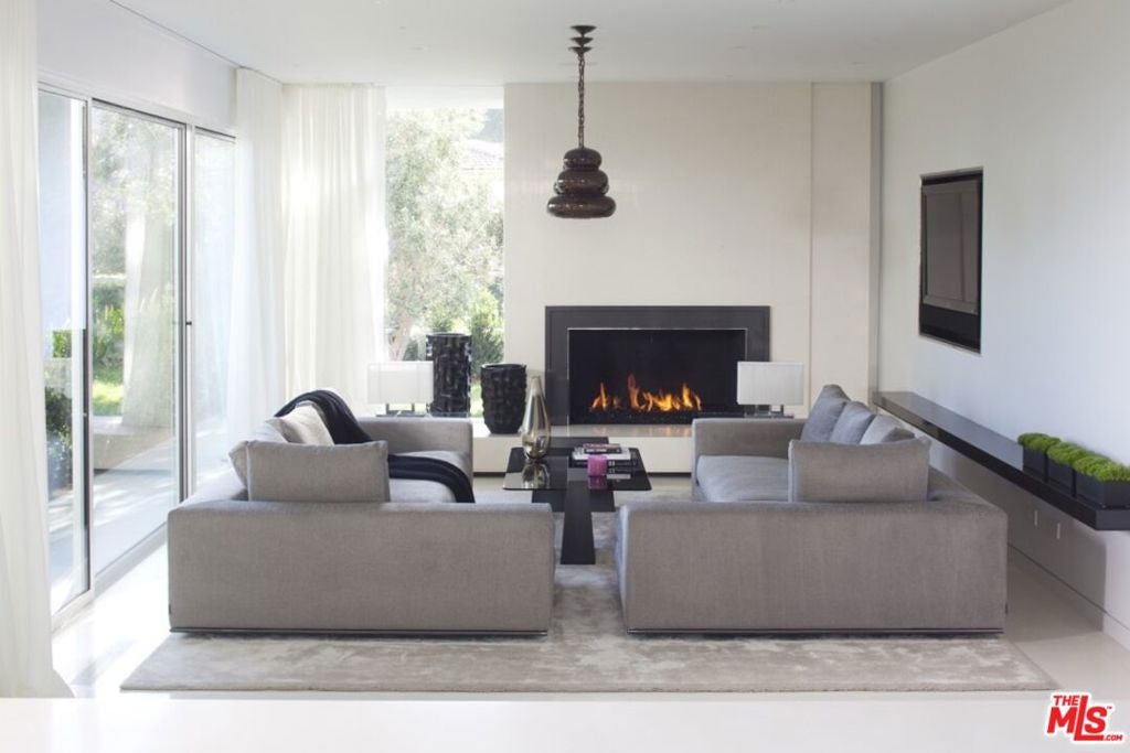 Photo of Los Angeles, CA 90069 (MLS # 26858243)