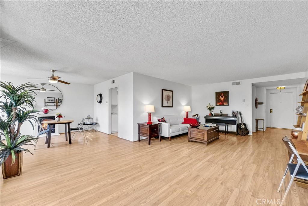 2131 e 1st street 201