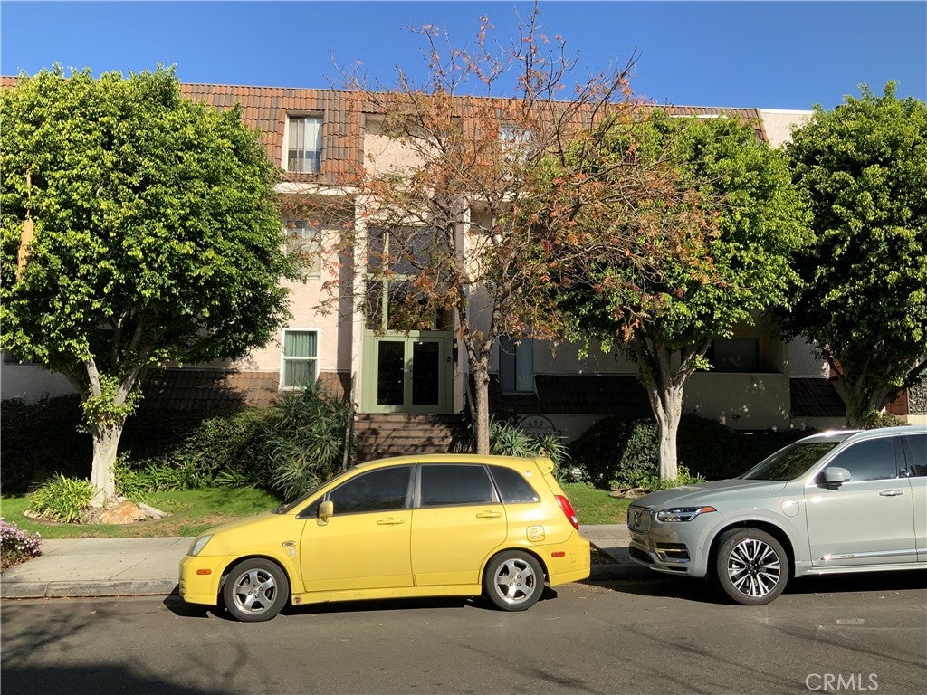 409 Burchett St 220, Glendale CA 91203