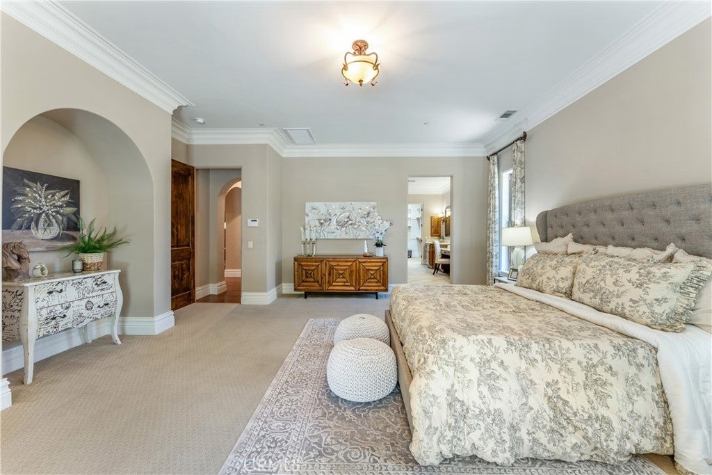 22121 Lynx Court