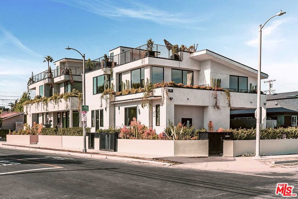 701 Vernon Avenue