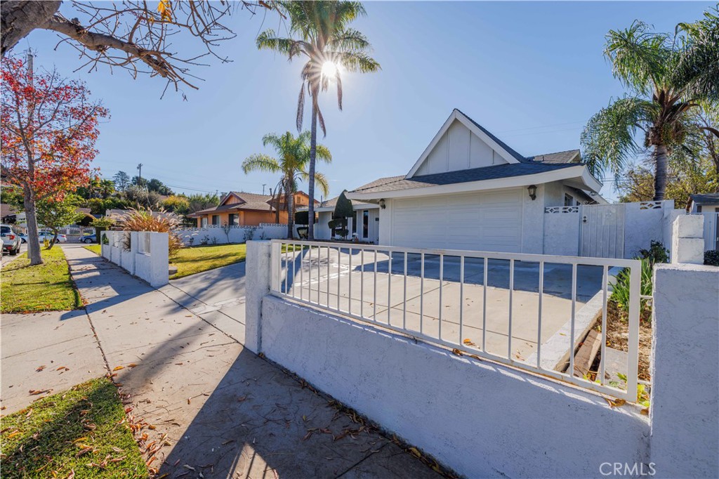 3026 E Quinnell Drive